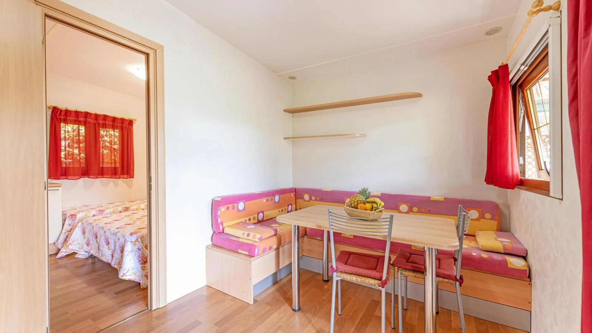 אתר קמפינג קאפוליברי Camping Bungalow Lido