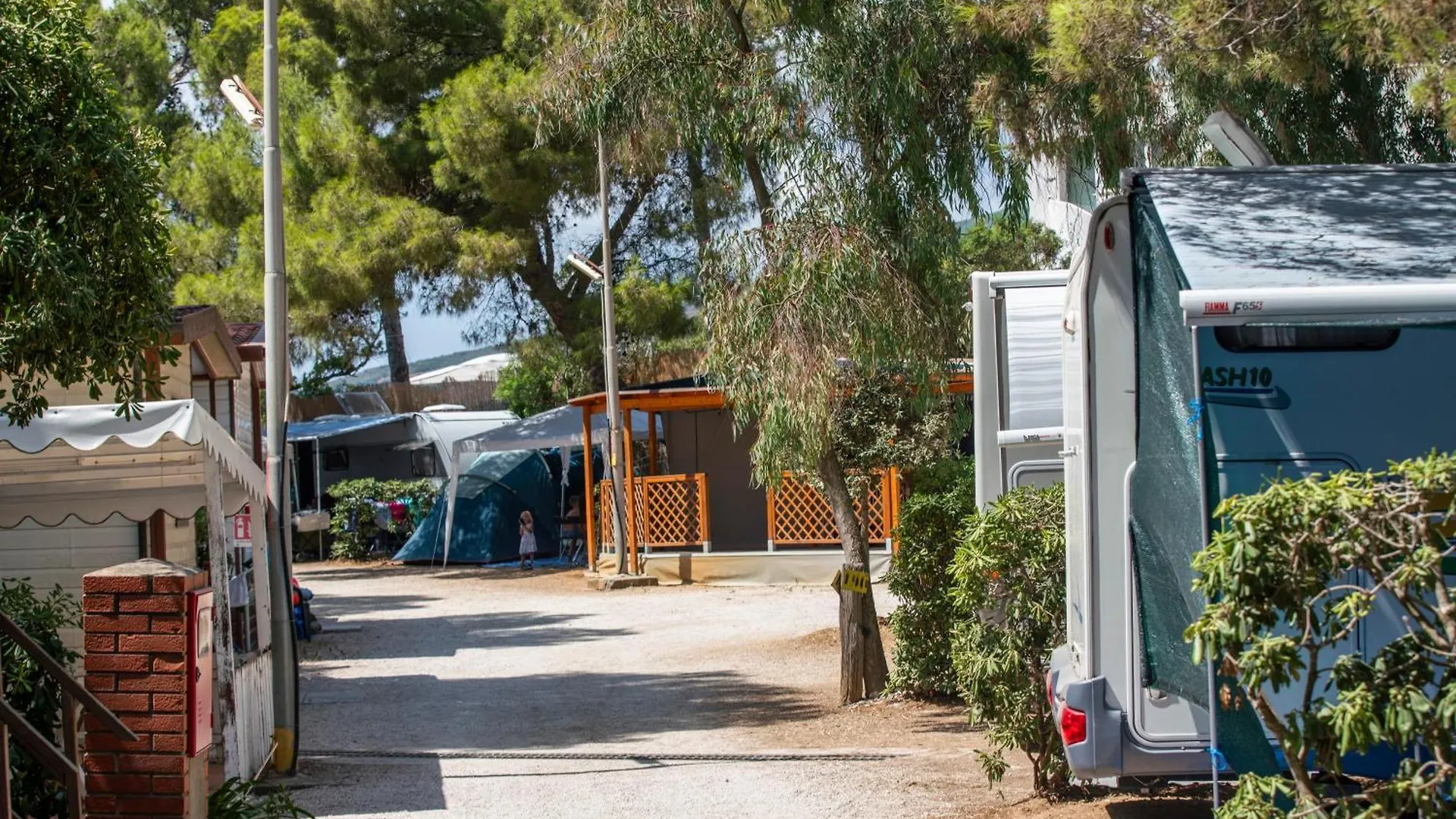 אתר קמפינג קאפוליברי Camping Bungalow Lido איטליה